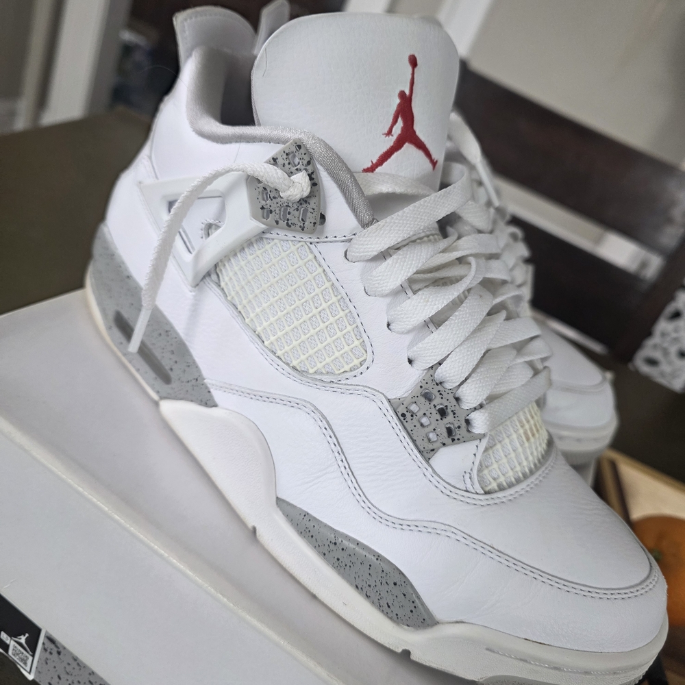 Jordan White Oreo 4s Mens Sneakers in White with Red Accents - Picture 5 of 8